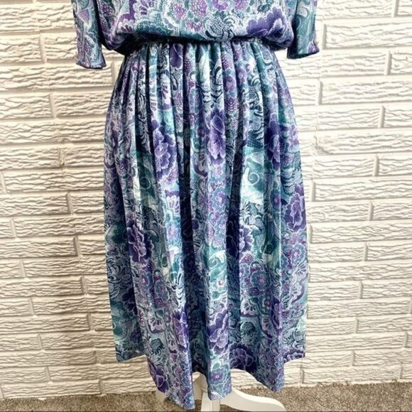 Vintage MCS Ltd Floral Midi Dress with a Pleated Skirt Petite Size 6P - Picture 4 of 8